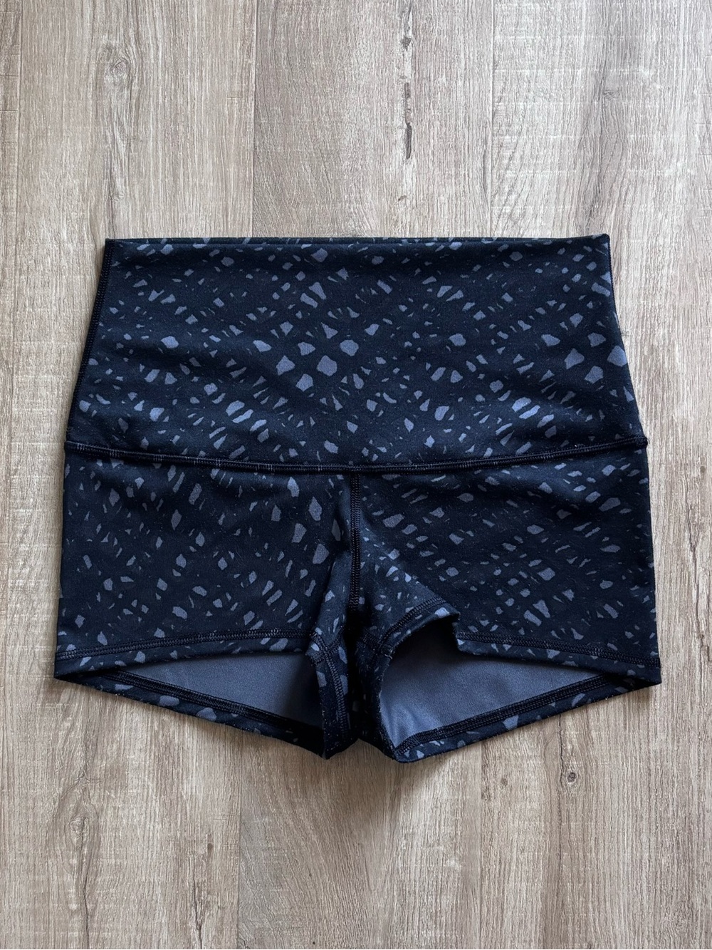 Lululemon Boogie Roll Down Short 2”